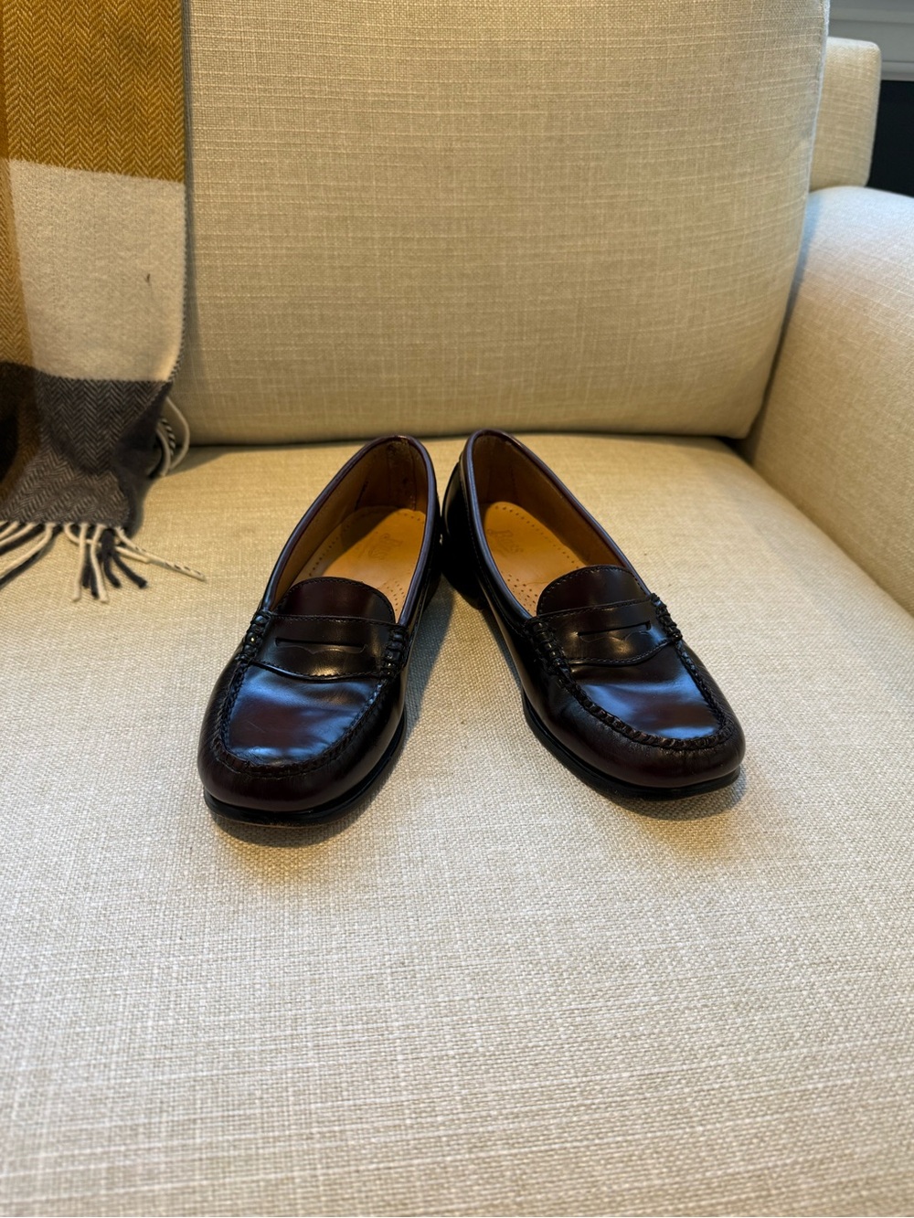 Vintage Women’s GH Bass Weejuns Loafers Burgundy Sz 8